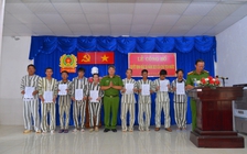 Cà Mau: 98 phạm nhân được đặc xá, nhận căn cước công dân ngay trong trại giam