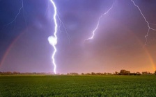 Đang làm ruộng, một người bị sét đánh tử vong