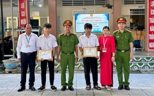 Hai học sinh trả tài sản gần 26 triệu đồng cho người đánh rơi