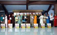 Mùa Phật đản, tu viện Khánh An tặng 350 phần quà cho người khó khăn