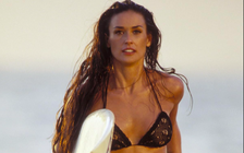 Demi Moore kể hậu trường cảnh bikini biểu tượng trong 'Charlie's Angels'