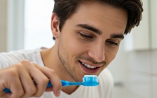 Không phải ngay khi thức dậy, bác sĩ khuyên nên đánh răng lúc này