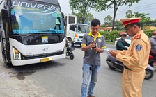 CSGT TP.HCM phạt hàng loạt tài xế xe khách vi phạm, tìm cách lách luật