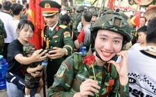 Ảnh đẹp đêm 30.4 không ngủ: Cùng xem lại những khoảnh khắc dễ thương ở TP.HCM