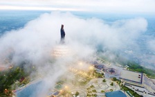 Khung cảnh ảo diệu trên đỉnh núi Bà sau mưa lớn