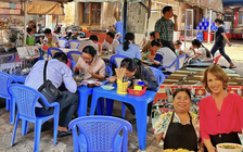 Bà chủ The Lunch Lady nổi tiếng đột tử ở Canada: Khách quen bật khóc
