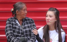 Xót xa cảnh vợ chồng U.70 bán vé số, chạy xe ôm nuôi cháu mồ côi