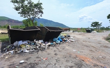 Người dân khu tái định cư khổ sở vì bãi tập kết rác