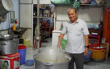 Chuyện tử tế: 18 năm nấu ăn giúp người ở bệnh viện ung bướu