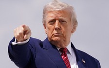 Trong một ngày ông Trump làm cả EU, Apple, Samsung lo lắng