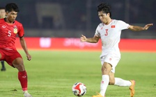 Đội tuyển Việt Nam: Ông Kim đau đầu với đôi cánh lệch pha