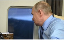 Trực thăng chở ông Putin bị bầy UAV Ukraine nhắm tới lúc thăm Kursk?