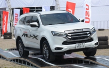 4 mẫu ô tô gầm cao xả hàng, dọn kho đón bản mới