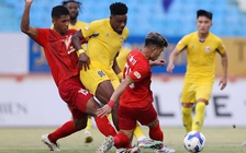 Cuộc đua trụ hạng V-League quá khốc liệt: Chỉ lo xuất hiện ‘kịch sĩ’