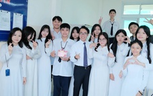 Thầy giáo viết thư gửi lớp 12: 'Thế giới không phải lúc nào cũng dịu dàng...'