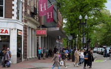 Ông Trump cắt toàn bộ hợp đồng liên bang với Harvard