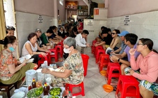Quán bánh canh 'bán nhanh nhất Việt Nam' sắp đóng cửa: Khách TP.HCM ùn ùn kéo đến