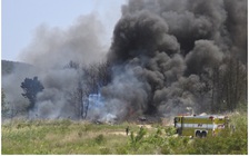 'Sát thủ tàu ngầm' rơi ở Hàn Quốc, khói bốc lên ngùn ngụt