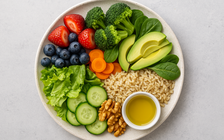 Những gì bạn ăn ở tuổi trung niên ảnh hưởng thế nào đến sức khỏe tuổi 70?