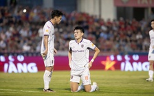 CLB Bình Dương sớm dính thẻ đỏ: Thua ngược rất đau đớn tại Hà Tĩnh