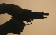 Cà Mau: Tạm giữ hình sự 3 nghi phạm vụ truy sát bằng súng giữa ban ngày