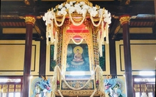Hình ảnh đầu tiên trước giờ cung nghinh xá lợi Phật ở chánh điện chùa Quán Thế Âm