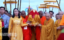 Cận cảnh xá lợi Phật được tôn trí tại chánh điện chùa Quán Thế Âm