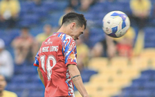 Thủ môn Xuân Hoàng bị thẻ đỏ, Thanh Hóa thua ngược cay đắng CLB TP.HCM