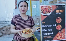 Phía sau clip 'triệu view' của hai mẹ con bán chân gà sốt thái ở TP.HCM