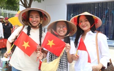 Thêm 4 ngày nghỉ liên tiếp, nhiều người hào hứng lại đi xem diễu binh, diễu hành