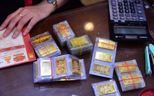 Giá vàng bong bóng?