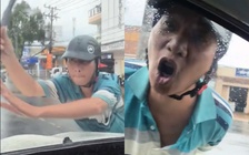 Xôn xao clip người đàn ông chửi bới, bẻ cần gạt nước ô tô ở Cần Thơ