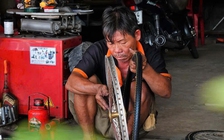 Chuyện tử tế: Tấm lòng của người thợ sửa xe vùng quê