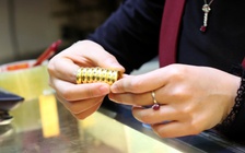 Giá vàng hôm nay 7.5.2025: Trong nước tăng bất chấp thế giới đi xuống