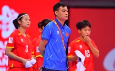 HLV đội futsal nữ Việt Nam nói gì sau chiến thắng kịch tính trước Hồng Kông?