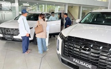 Người Việt mua ô tô: 'Xe anh trang bị gì, xe tôi cũng phải có'