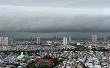 TP.HCM đang mây đen cuồn cuộn, mưa xối xả: Vì sao những đám mây lại có màu đen?
