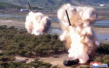 Ông Kim Jong-un giám sát tập trận phản công hạt nhân