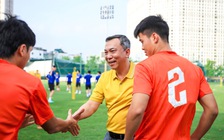 Chủ tịch VFF Trần Quốc Tuấn chúc mừng HLV Calisto giữ chức Chủ tịch Hiệp hội HLV Bồ Đào Nha