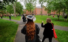 Mỹ khôi phục xử lý thị thực sinh viên nước ngoài tại Đại học Harvard