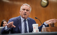 Bộ trưởng y tế Mỹ sa thải ban cố vấn về vắc xin của CDC