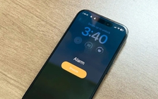 Cách thay đổi thời gian báo thức trên iPhone với iOS 26