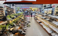 Bắt giam chủ cửa hàng giày dép Tùng Moscow