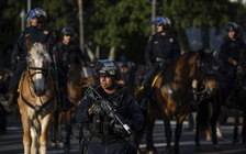 Hội đồng học bổng Fulbright từ chức, biểu tình lan rộng tại Mỹ