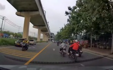 TP.HCM: Xác minh clip đạp ngã xe máy người đi đường