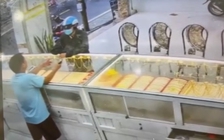 Nghi phạm cướp tiệm vàng bị bắt khi về nhà ăn cơm
