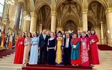 Định vị giá trị Việt ở nước ngoài thời trí tuệ nhân tạo