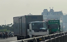 TP.HCM: Tai nạn trên cầu Bình Lợi, người bán trái cây tử vong