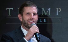 Tập đoàn của ông Trump công bố mạng di động Trump Mobile, điện thoại 499 USD