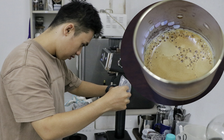 Độc lạ cà phê thủy nướng ở TP.HCM: Thức uống lạ miệng, còn chiết xuất làm… nước hoa